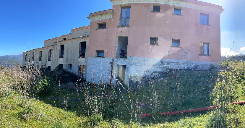 Terreno con albergo in costruzione in Nurri (SU) Procedura n. 219/2021